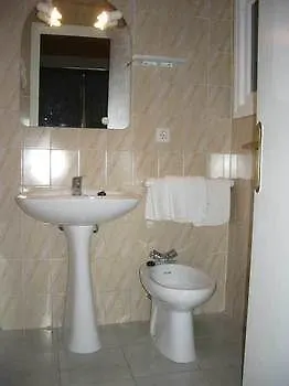 Jorbar * إل أرينال